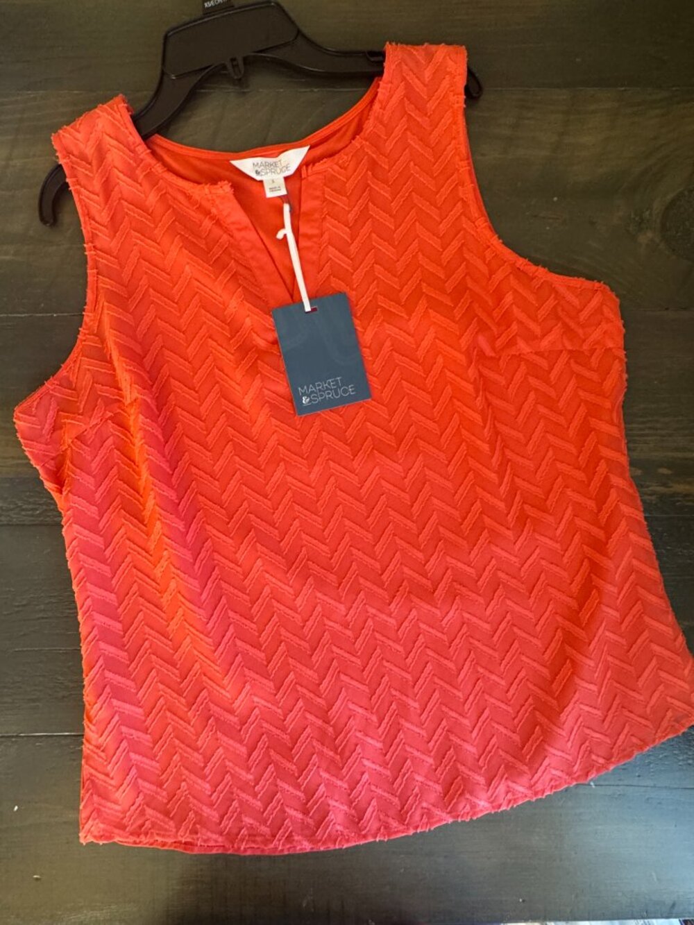 New Market & Spruce Ezide Sleeveless Blouse in Textured Coral - Picture 2 of 10